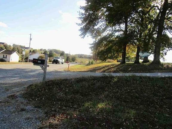 Exterior Neighborhood (street photo)