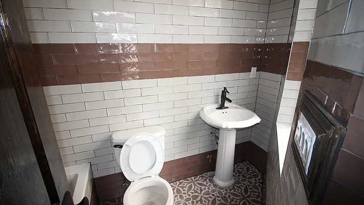 Rented by Nooklyn NYC LLC | media 4