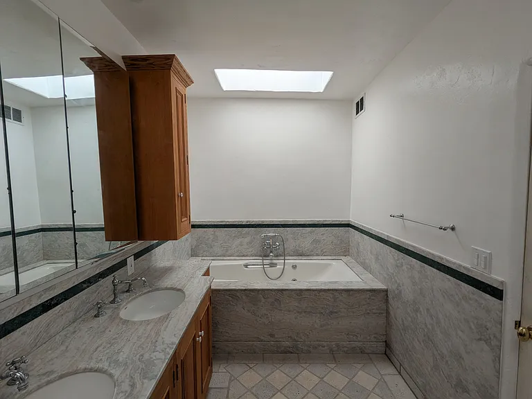 12240 Montana Ave #202 — Photo 12
