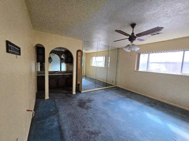 1307 Cactus St — Photo 5