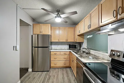 10411 Cedar Lake Rd #409 Photo 1