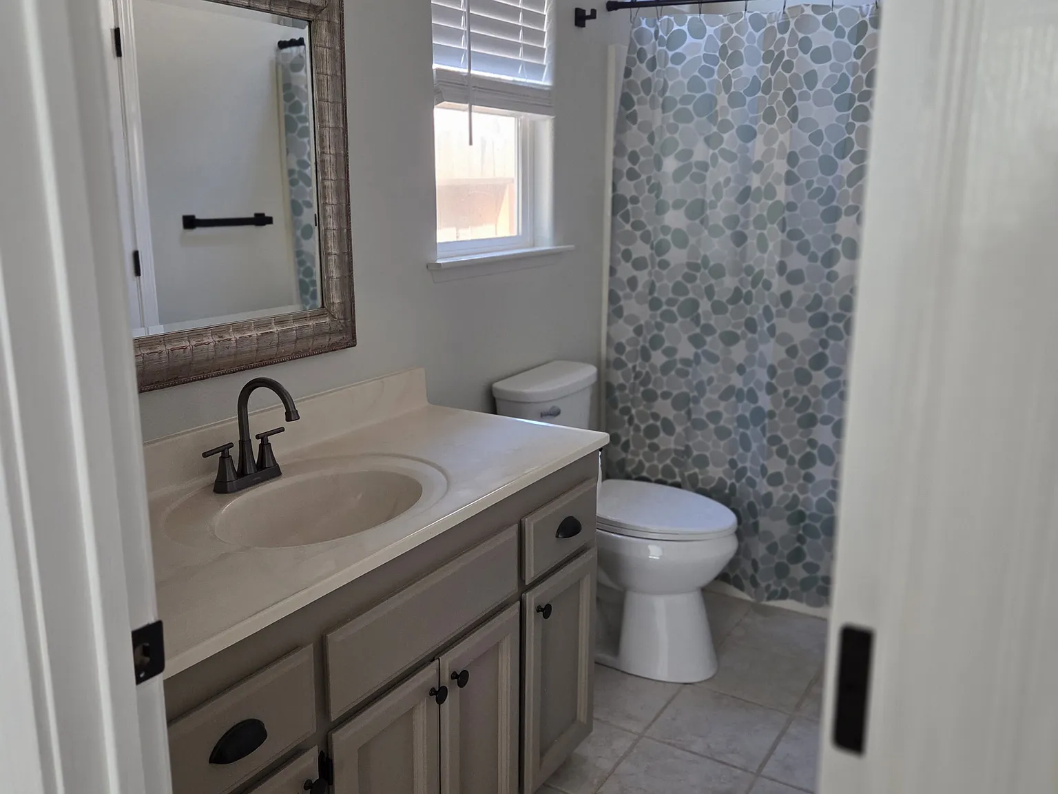 4 bed, 1440 sqft, $2,300 — Photo 4