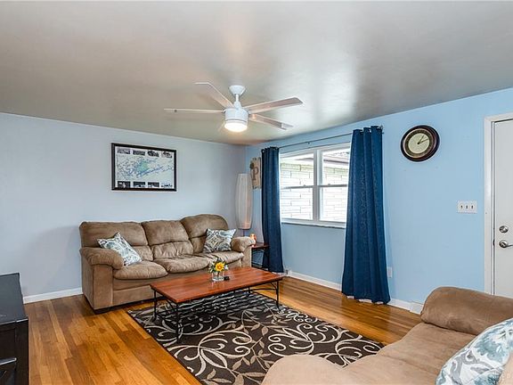 5th image of 929 Desales St