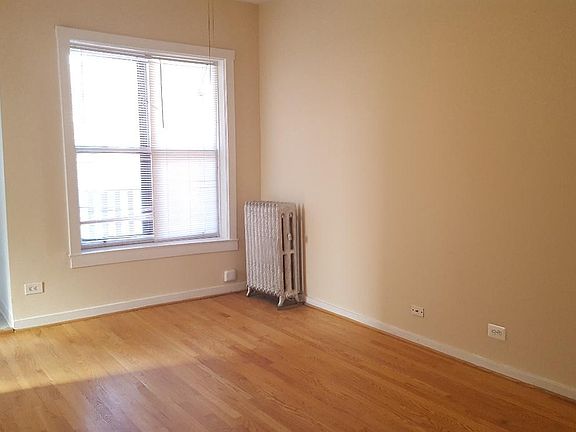 2nd image of 211 S Kenilworth Ave APT 2R
