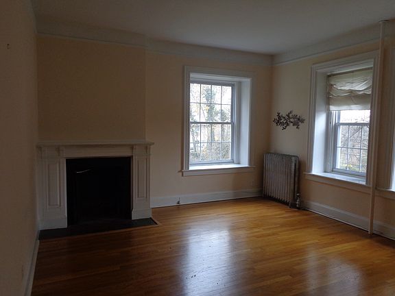 Living Room w/Fireplace