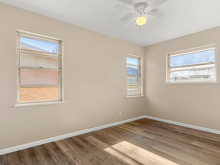 102 S Rita St — Photo 16