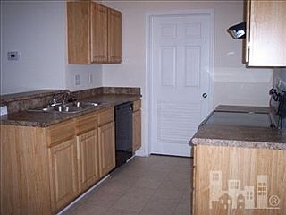 5th image of 4409 Jaybird Cir #105