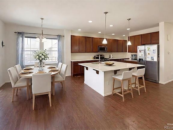 4th image of 315 Golden Gate Drive