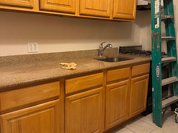 5th image of 22-22 42nd St #1R