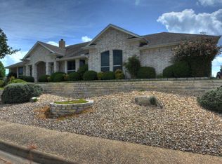2011 Vista Ridge Dr, Kerrville, TX 78028