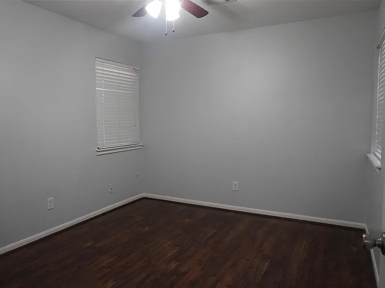 10703 Wickersham Ln — Photo 38