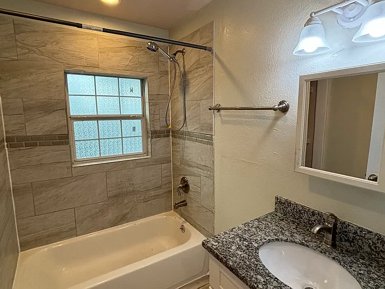 806 Kelley St #6 — Photo 4