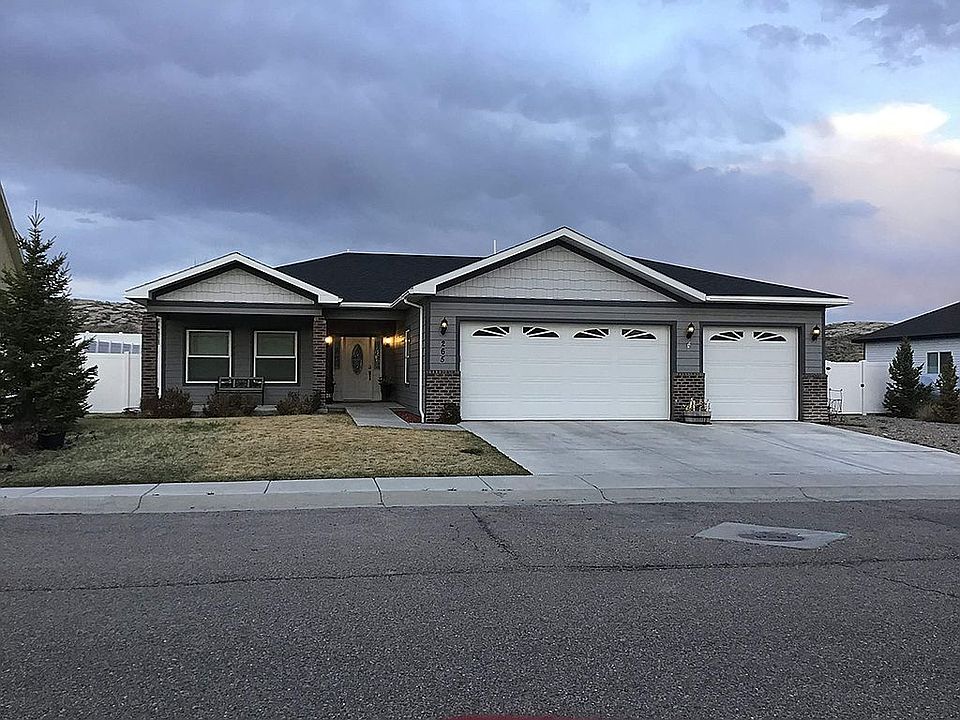 1st image of 265 Chardonnay Ln