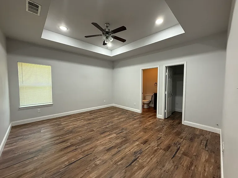 4705 Henry St — Photo 5