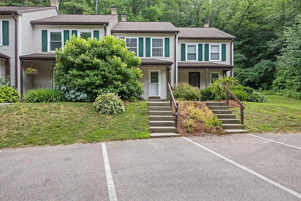 2 bed, 1322 sqft, $2,200 — Photo 1
