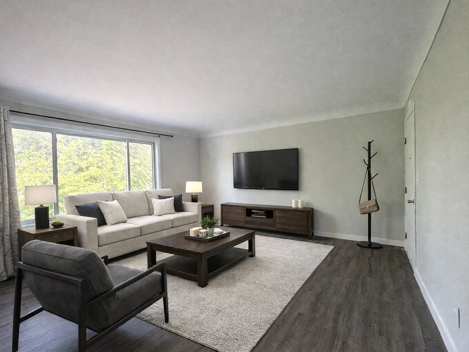 416 Nelson St — Photo 2