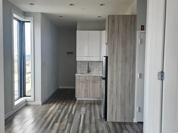 313 52nd Street image 5 of 6