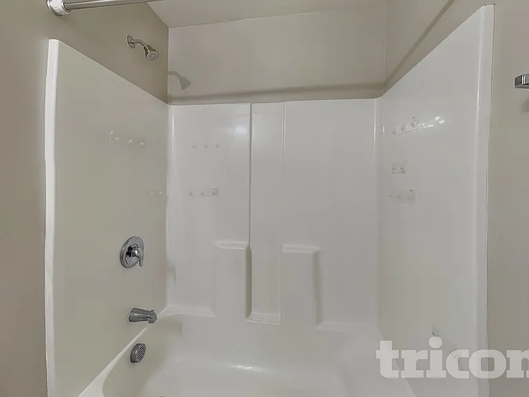 216 Stillwood Dr — Photo 14