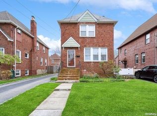 100 Westminster Rd, Lynbrook, NY 11563