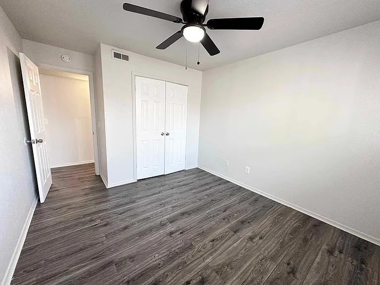 7321 Melrose Ln — Photo 7