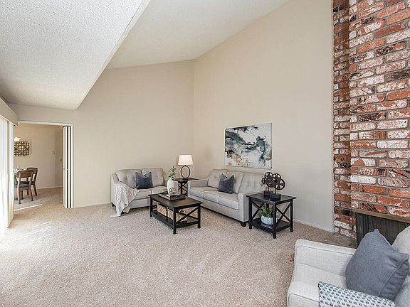 3rd image of 953 Fairchild Ave