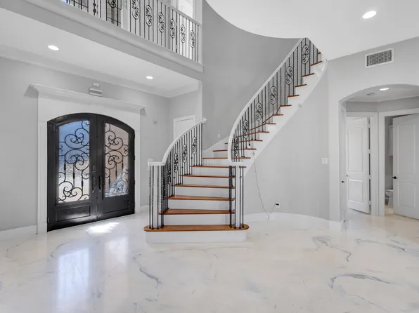 1004 Drake Dr, Euless, TX 76039