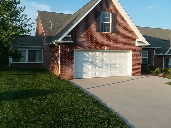 End unit with privacy