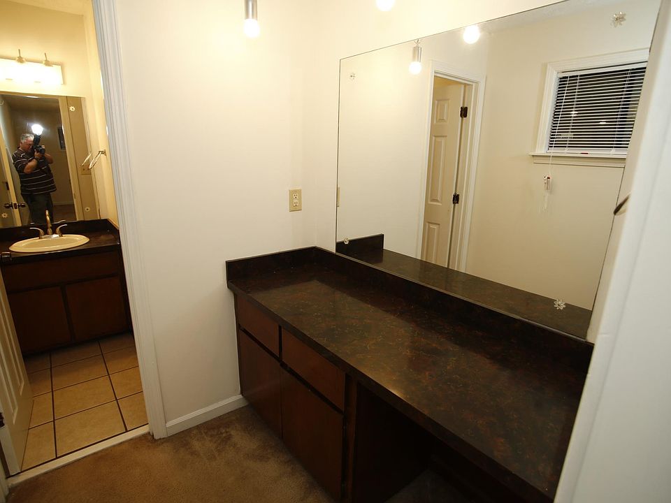 1st image of 3758 River Dr
