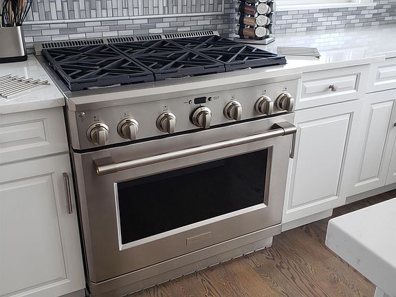 3rd image of 11 Bay Breeze Dr