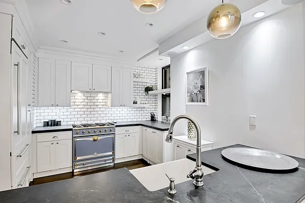 Sold by Bold New York | media 3