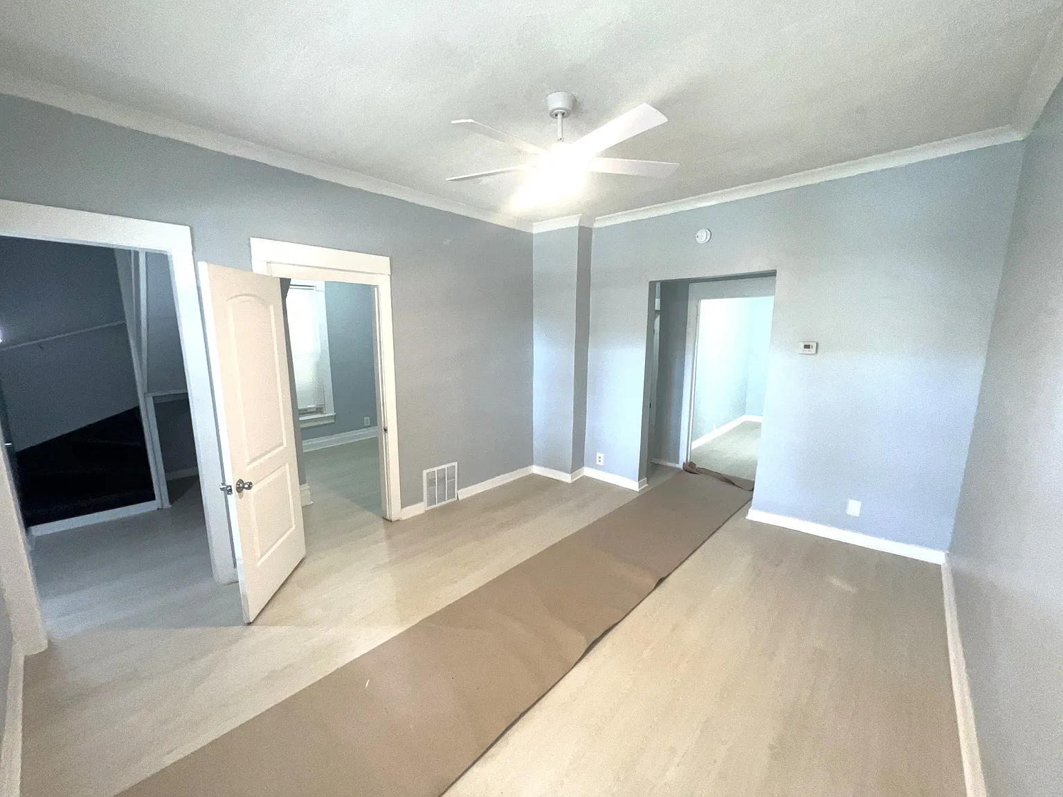 7 bed, 2500 sqft, $3,300 — Photo 2