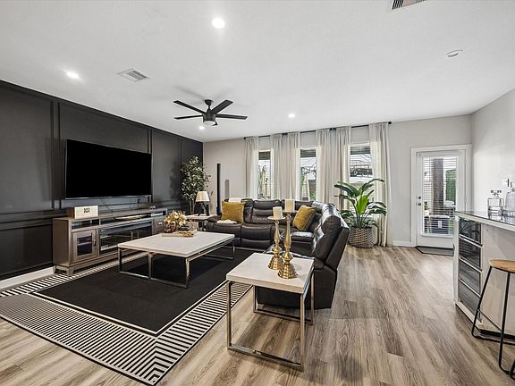 3rd image of 3034 Crown Gate Dr
