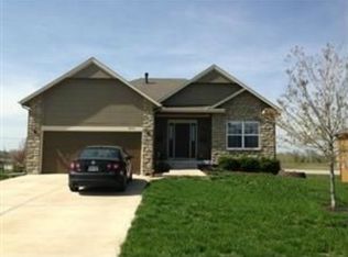 20490 W 199th Ter, Spring Hill, KS 66083