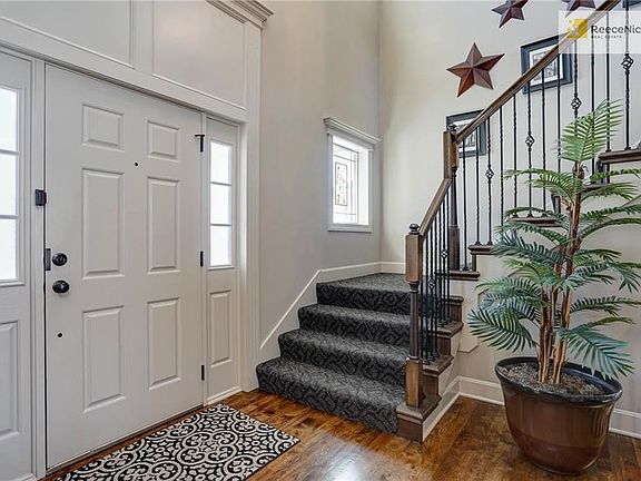 Beautiful hickory floors greet you on entry. You'll love the high open ceilings on entry and the window placement to provides LOTS of natural light.