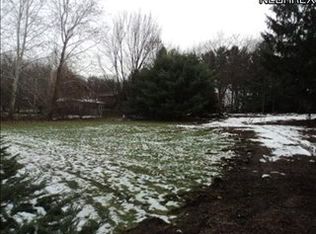 685 Lois Dr, Akron, OH 44333