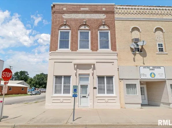 174 W Center St, Girard, IL 62640