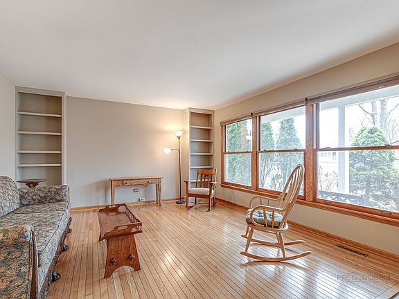 3rd image of 779 Lucerne Ct
