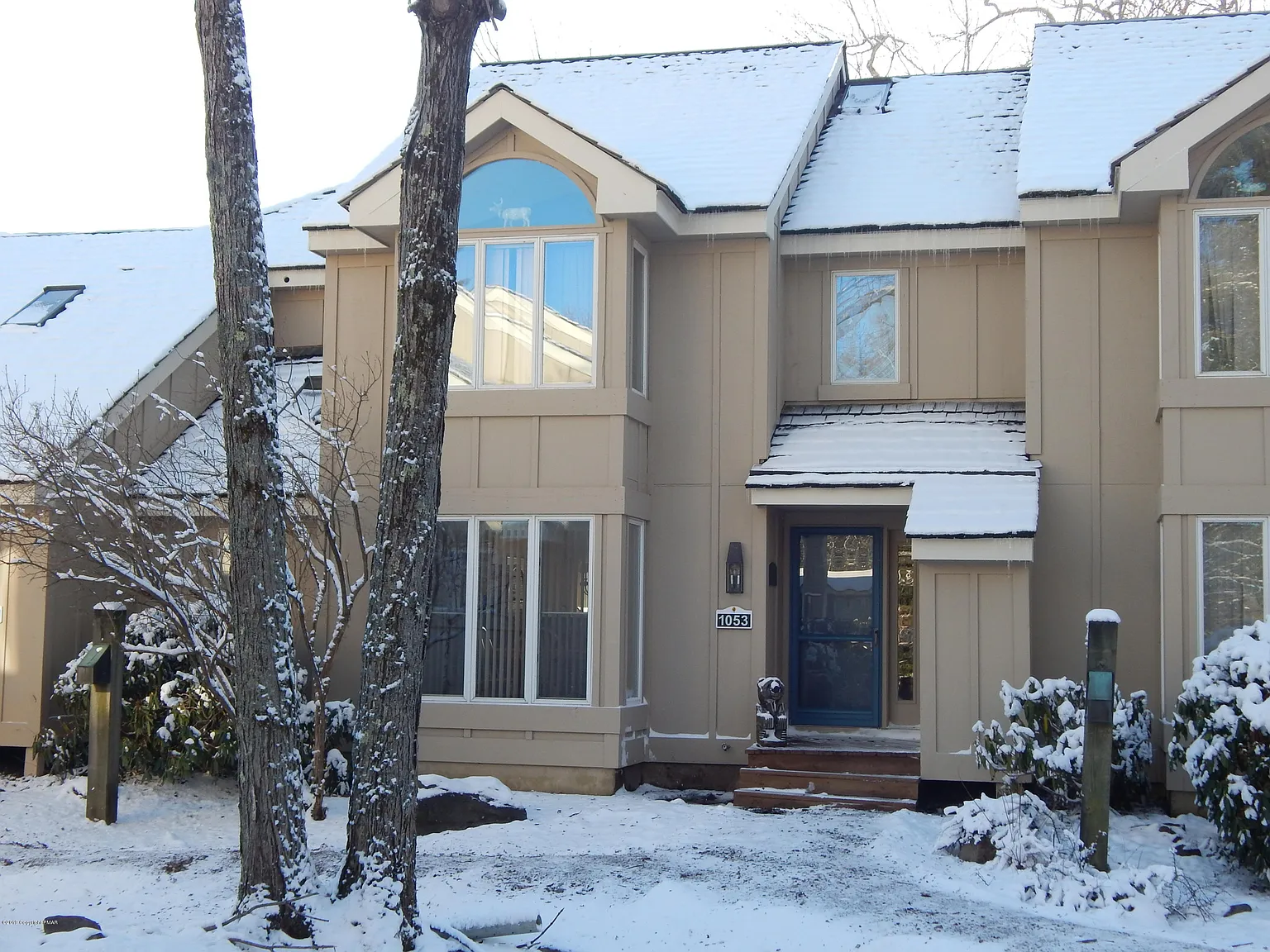 1053 Crestwoods Dr photo 1