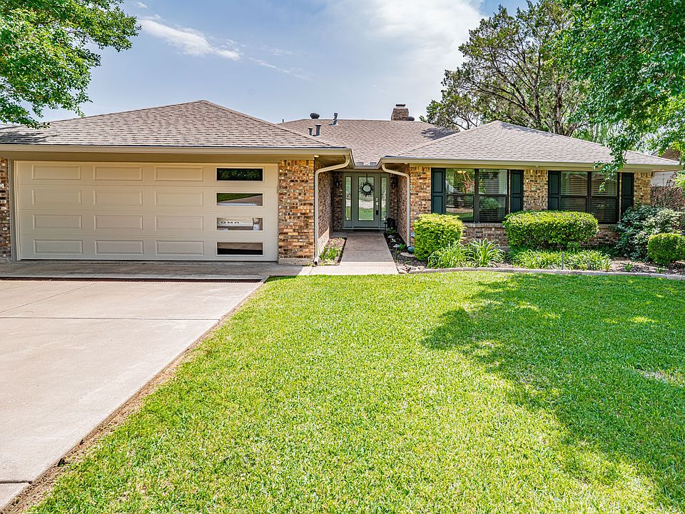 1st image of 313 Peninsula Ct