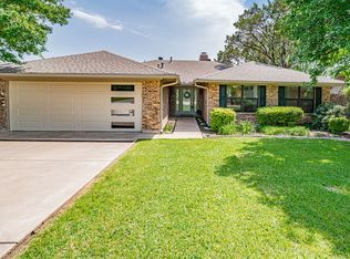 313 Peninsula Ct, Granbury, TX 76048