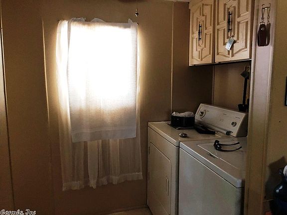 3rd image of 1210 Park Ct