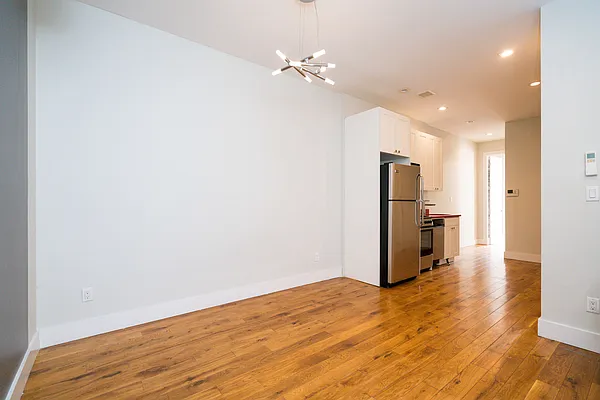 Rented by SCOUTBK.COM | media 51