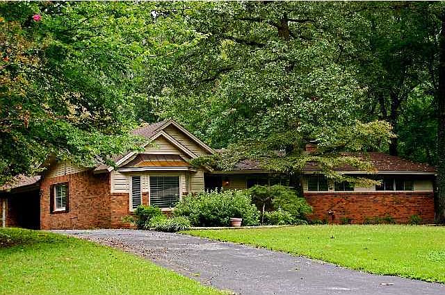 1st image of 1268 E Crestwood Dr