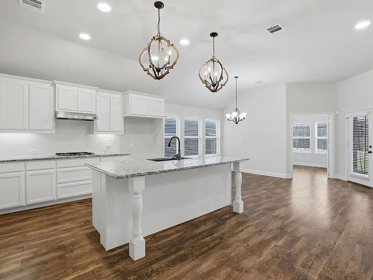 3523 Charleston Dr — Photo 10