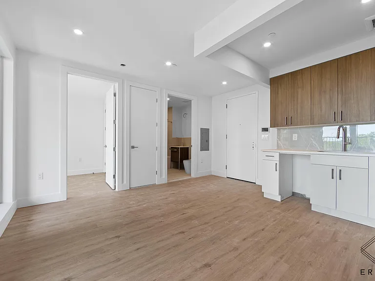 840 New York Ave #3L — Photo 10
