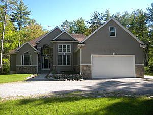 1st image of 17639 Lakehurst Dr