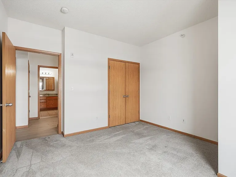 Crown Villa Apartments — Photo 17
