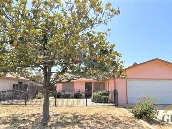 2227 Randolph St, Delano, CA 93215