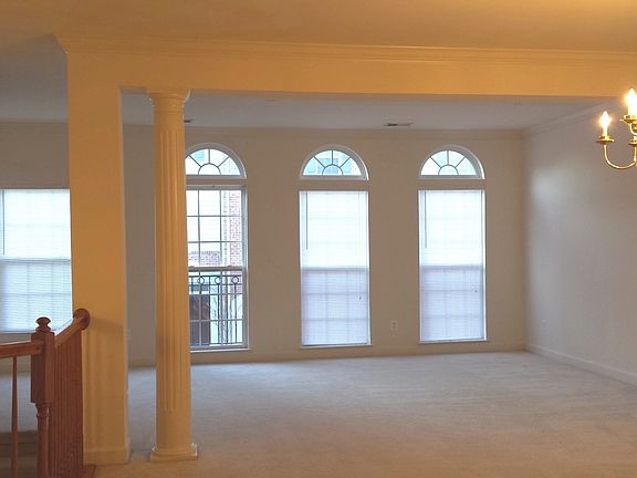 living room, spacious, bright, beautiful