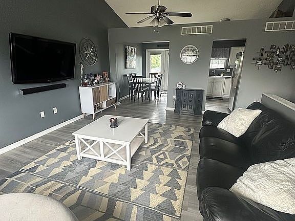 5th image of 80 Indian Creek Dr